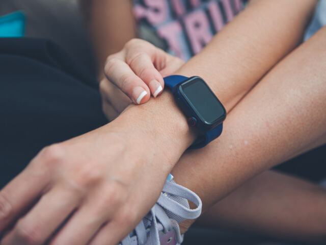 How To Change Time On Your Smartwatch: Simple Steps For Any Model (2026)