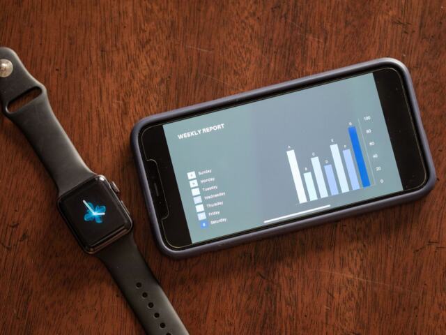 Is There a Smartwatch That Monitors Blood Sugar? The 2026 Guide To Noninvasive Glucose Tracking